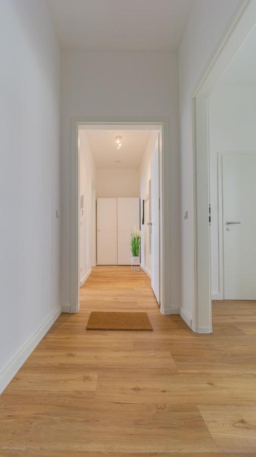 Modernes Apartment - Zentral, Ruhig, Wlan, Netflix, Kueche, Schreibtisch, Parkplatz, Waschtrockner Cottbus Exterior foto